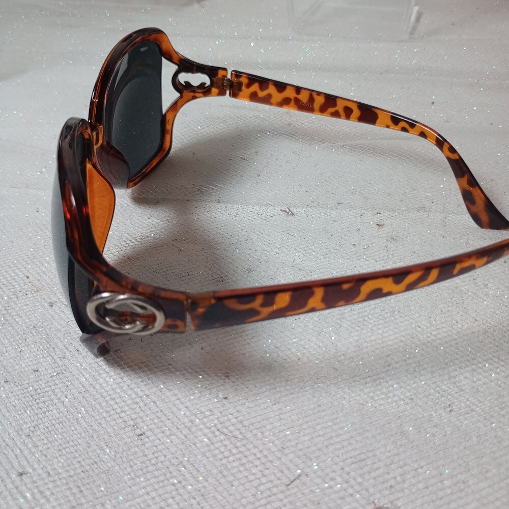 Sunglasses - Picture 4 of 6